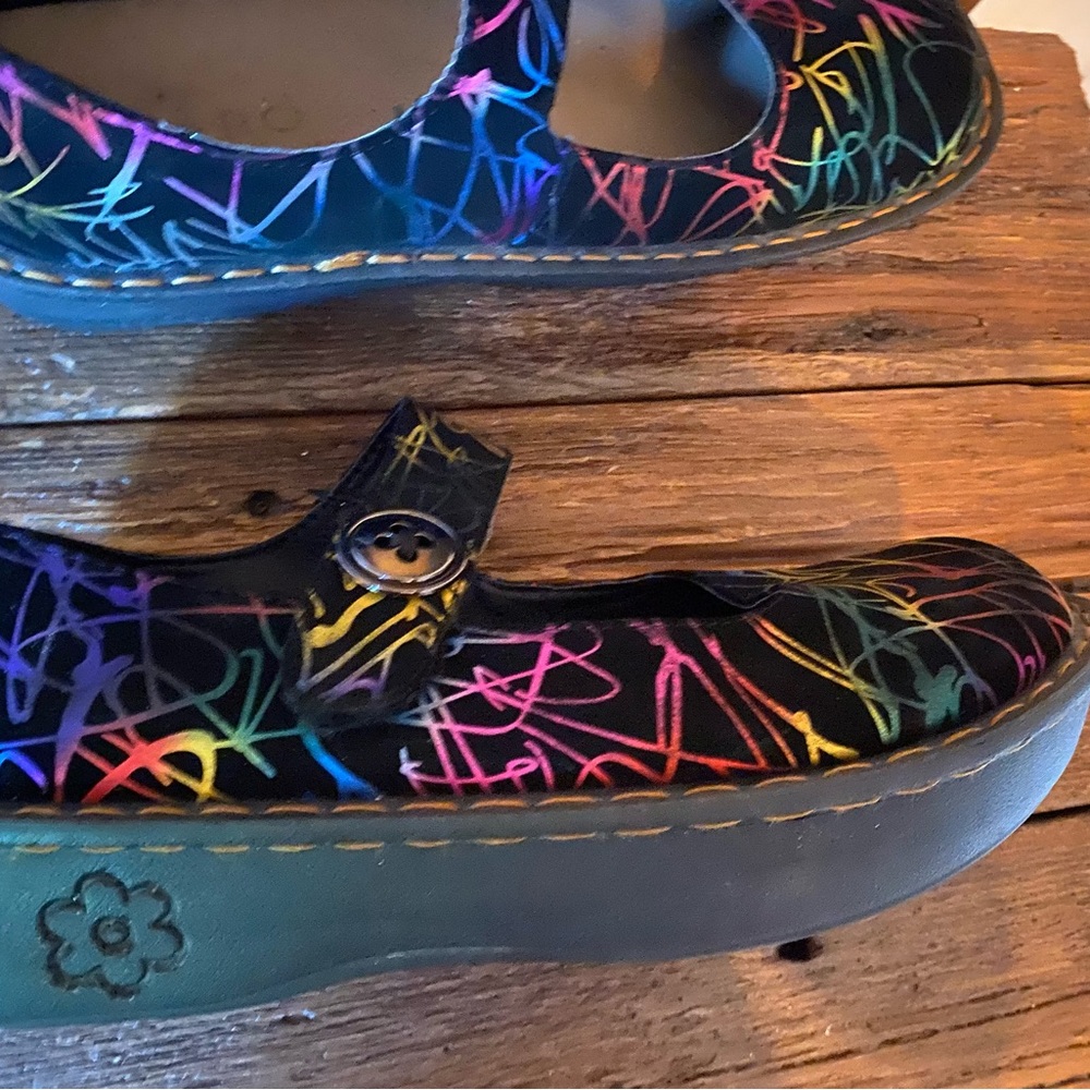 INGARO JANE NURSING SHOE IN SCRIBBLE